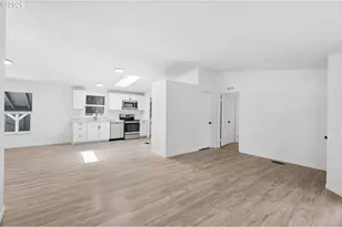 12420 SE Bush St, Portland, OR 97236 - Photo 8