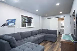 418 Rivershore Dr, Roseburg, OR 97470 - Photo 28