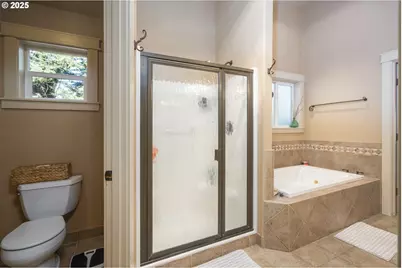 418 Rivershore Dr, Roseburg, OR 97470 - Photo 24