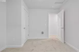 9253 E Burnside St, Portland, OR 97216 - Photo 14
