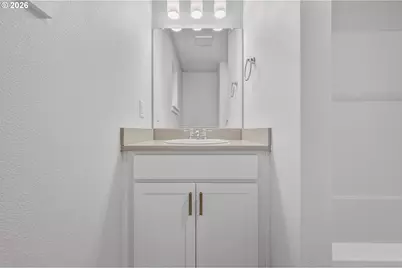 9253 E Burnside St, Portland, OR 97216 - Photo 10