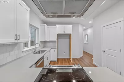 9253 E Burnside St, Portland, OR 97216 - Photo 24