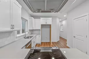 9253 E Burnside St, Portland, OR 97216 - Photo 24