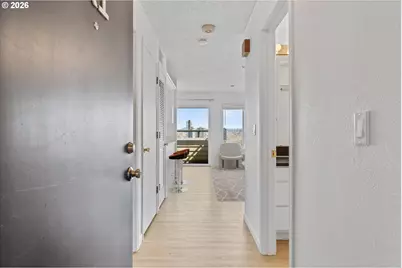 3515 SW Barbur Blvd #R-1, Portland, OR 97239 - Photo 2