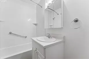 6835 SW Capitol Hill Rd, Portland, OR 97219 - Photo 22