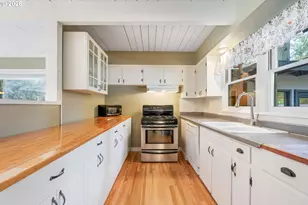 5399 W Sunset Dr, Lake Oswego, OR 97035 - Photo 12