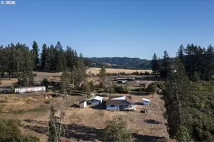582 Valley View Rd, Sutherlin, OR 97479 - Photo 46