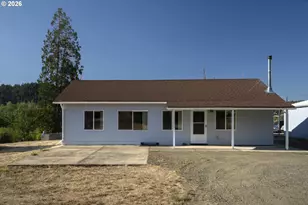 582 Valley View Rd, Sutherlin, OR 97479 - Photo 4