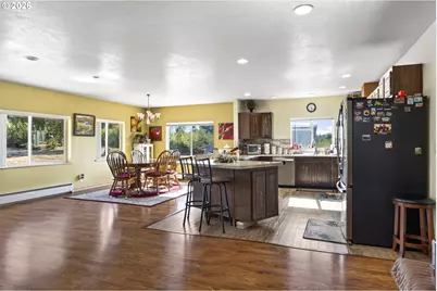 582 Valley View Rd, Sutherlin, OR 97479 - Photo 6