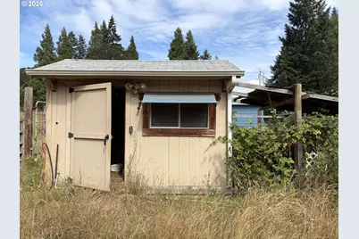 9006 Scotts Valley Rd, Yoncalla, OR 97499 - Photo 20