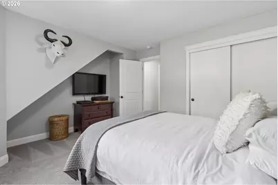 1919 NW Runnymeade Ct, Portland, OR 97229 - Photo 36