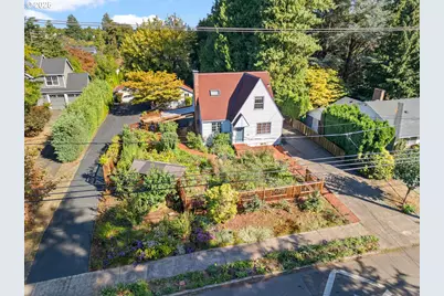 2138 SE 76th Ave, Portland, OR 97215 - Photo 2