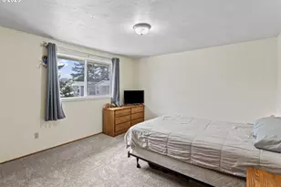 1340 9th St, Florence, OR 97439 - Photo 16