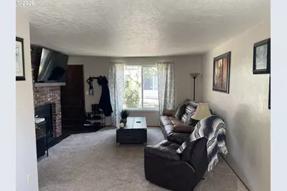 1340 9th St #1, Florence, OR 97439 - Photo 4