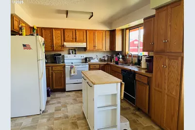 22714 NE 16th St, Camas, WA 98607 - Photo 8