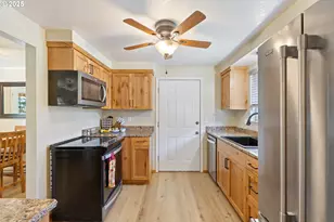 490 Char St, Roseburg, OR 97471 - Photo 6