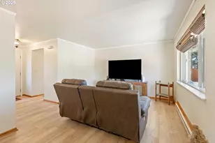 490 Char St, Roseburg, OR 97471 - Photo 16