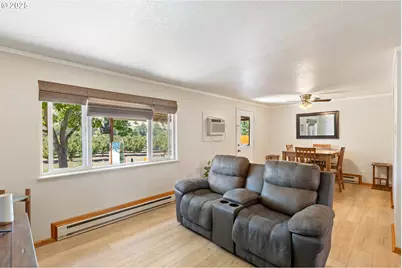 490 Char St, Roseburg, OR 97471 - Photo 18