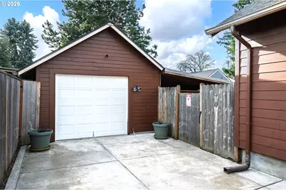 8310 NE Sacramento St, Portland, OR 97220 - Photo 18