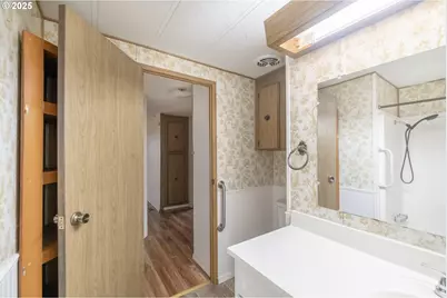 32300 Old Oak Dr, Tangent, OR 97389 - Photo 30