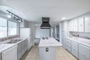 32300 Old Oak Dr, Tangent, OR 97389 - Photo 14