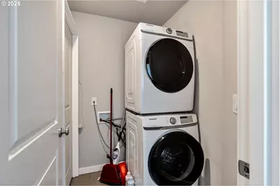 1722 NE 80th Ave, Portland, OR 97213 - Photo 14