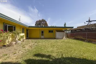 252 NW 14th St, McMinnville, OR 97128 - Photo 2