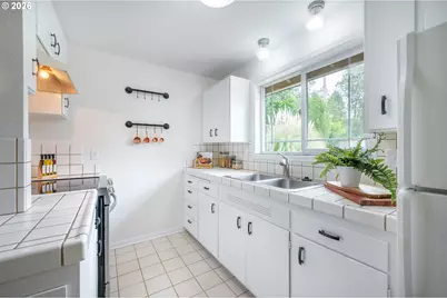 820 E 35th Ave, Eugene, OR 97405 - Photo 10