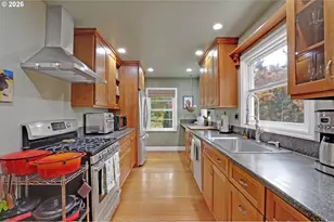 8026 N Woolsey Ave, Portland, OR 97203 - Photo 16