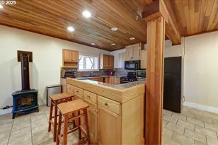 3162 Marine Dr, Astoria, OR 97103 - Photo 18