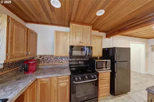 3162 Marine Dr, Astoria, OR 97103 - Photo 20