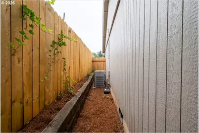 5295 Red Leaf Dr, Salem, OR 97306 - Photo 32