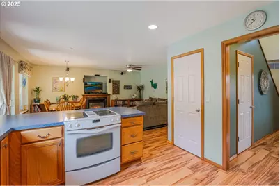 287 SW Oliver Ct, Dundee, OR 97115 - Photo 20