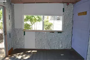 641 SE 148th Ave, Portland, OR 97233 - Photo 18