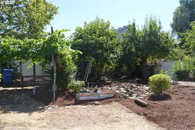 641 SE 148th Ave, Portland, OR 97233 - Photo 22