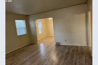 8305 SE Rhone St, Portland, OR 97266 - Photo 10