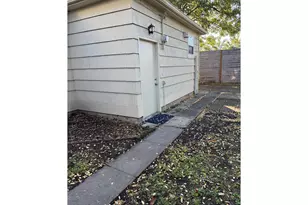 8305 SE Rhone St, Portland, OR 97266 - Photo 24