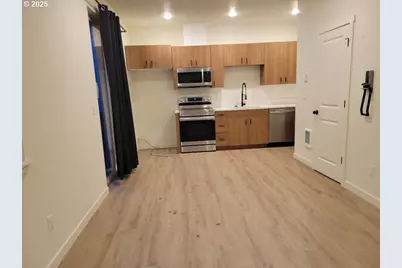 12088 SE Pine St, Portland, OR 97216 - Photo 6