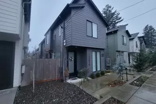 12088 SE Pine St, Portland, OR 97216 - Photo 2