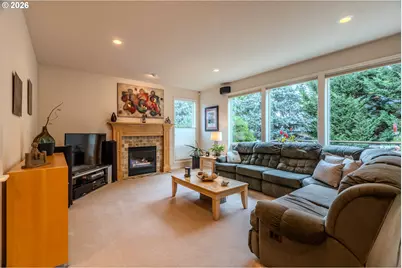 8354 SW 187th Ave, Beaverton, OR 97007 - Photo 12