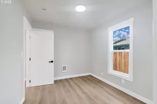 9711 SE Reedway St, Portland, OR 97266 - Photo 22