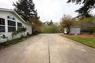 1157 8th St, Bandon, OR 97411 - Photo 36