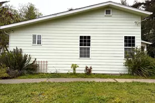 1157 8th St, Bandon, OR 97411 - Photo 34