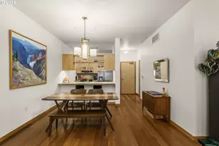 725 NW 10th Ave, Portland, OR 97209 - Photo 14