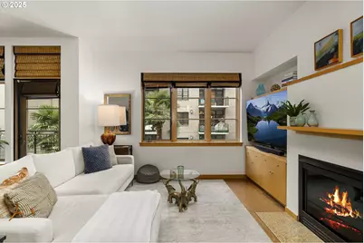 725 NW 10th Ave #305, Portland, OR 97209 - Photo 16