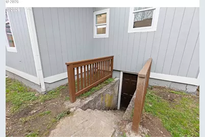 9828 SE Ellis St, Portland, OR 97266 - Photo 32
