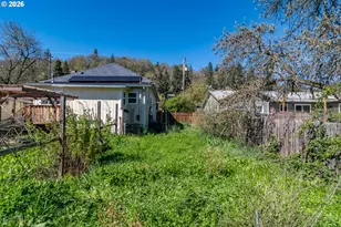 597 SE Ramp St, Roseburg, OR 97470 - Photo 18