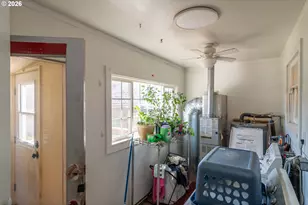 597 SE Ramp St, Roseburg, OR 97470 - Photo 28