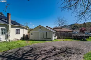 597 SE Ramp St, Roseburg, OR 97470 - Photo 6