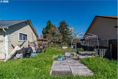 597 SE Ramp St, Roseburg, OR 97470 - Photo 12